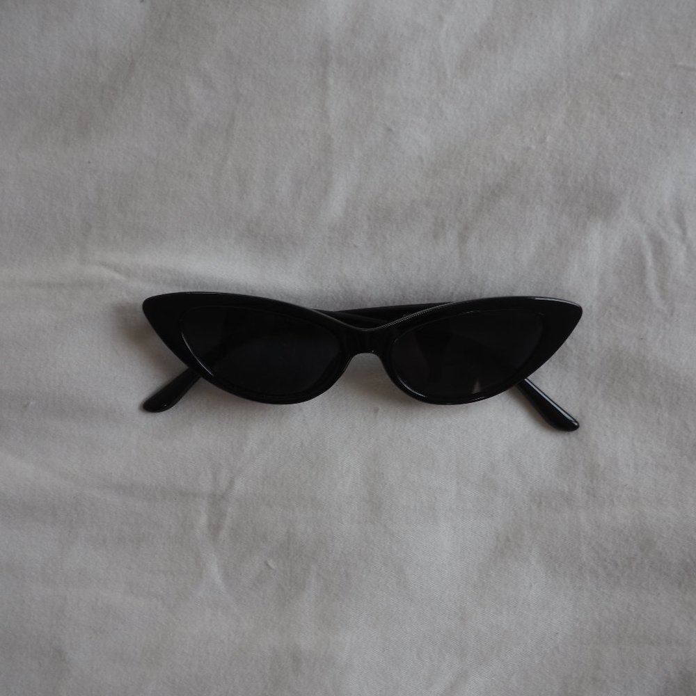 Zara Hailey Bieber Sunglasses - Picture 2 of 5